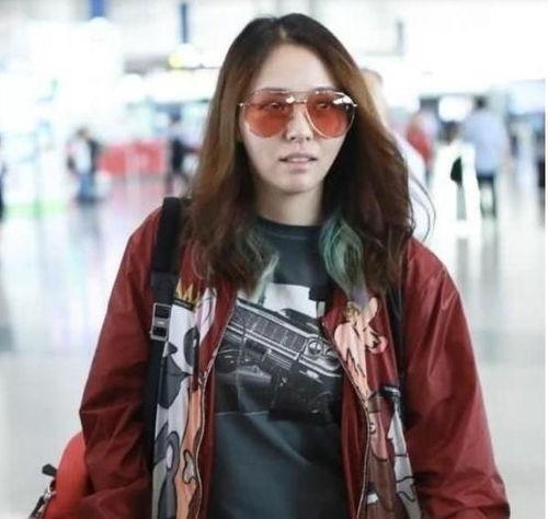 明星的服装搭配师,时尚穿搭解析与师生共鸣